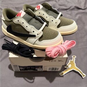 Travis Scott Jordan Kids Olive & White Sneakers